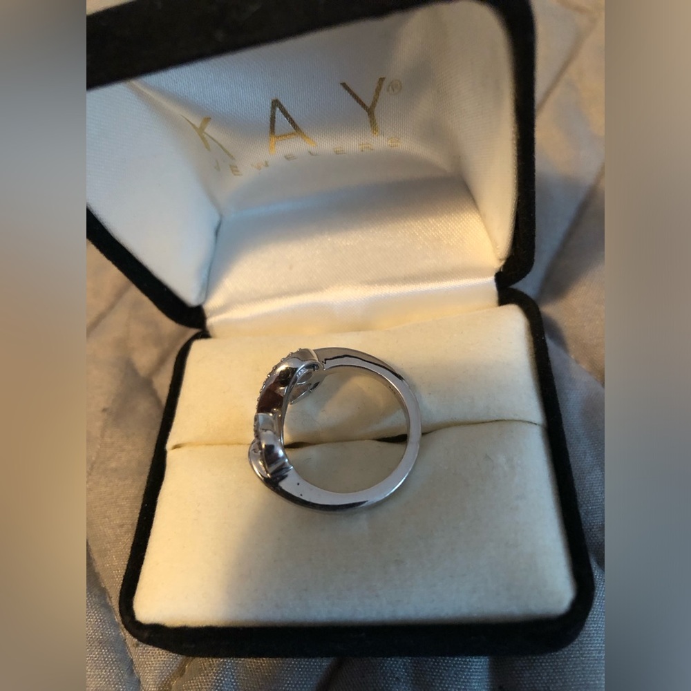 Silver ring - Picture 2 of 2